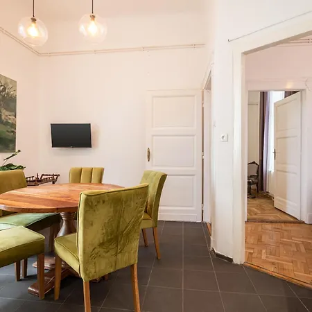 Apartment Cedar Hollow Budapest