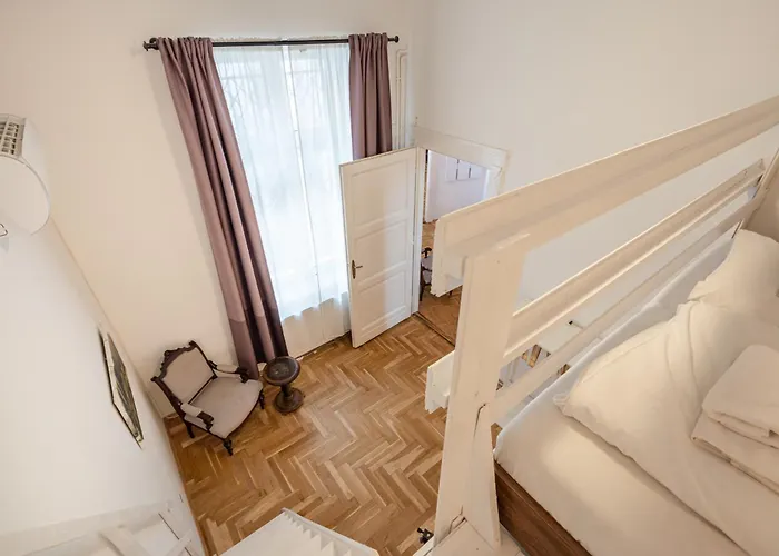 Апартаменты Cedar Hollow