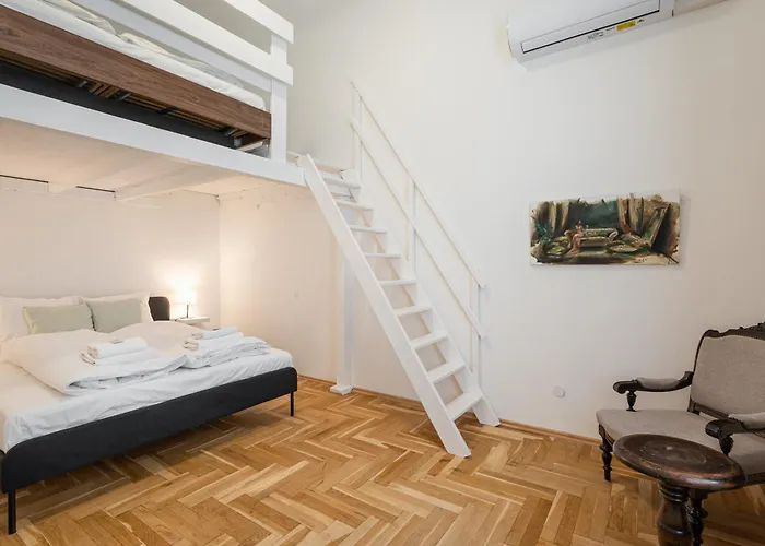 Cedar Hollow Budapest